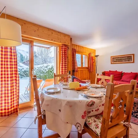 Hameau D'argentiere 3 - 2br Garden W/ Mont Blanc Views, Next To Slopes - Happy